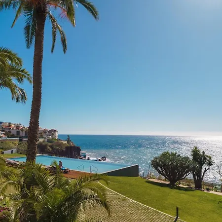 Апартаменты Guestready - A Lovely With A Sea View