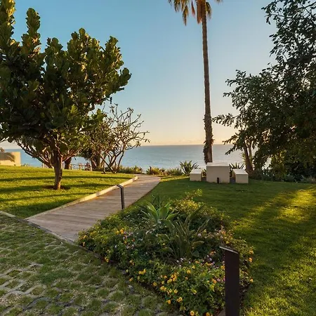 Guestready - A Lovely With A Sea View *